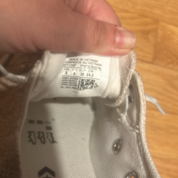 Like new!! Converse slip-on sneakers - Picture 2 of 6